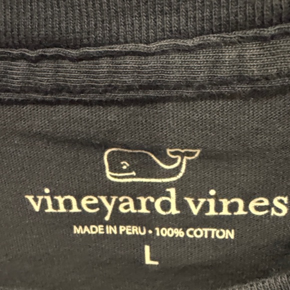 Vineyard Vines Men's Dark Blue Pocket Tee - Picture 3 of 7